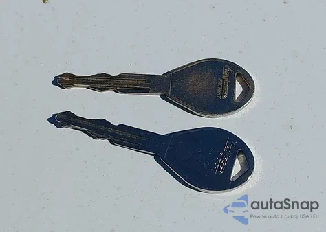 2016 Nissan Versa Note S Plus z USA, uszkodzony, nr VIN 3N1CE2CP1GL373907